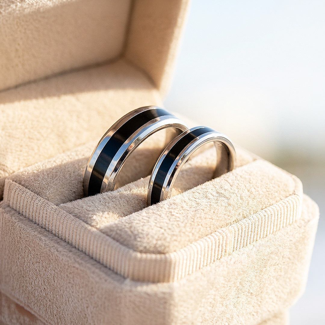 Amor | High-Polished Bevelled Edge Dual-Tone Flat Wedding Band