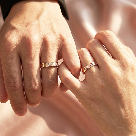 Gingerbread | High-Polished Bezel-Set Circular Motif Flat Wedding Band