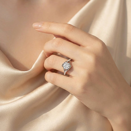 Round Brilliant Engagement Ring | Luxe2002 - new designs | Singapore Jewellery, Wedding Rings &amp; Gifts | Same Day Delivery | Tiara.com.sg