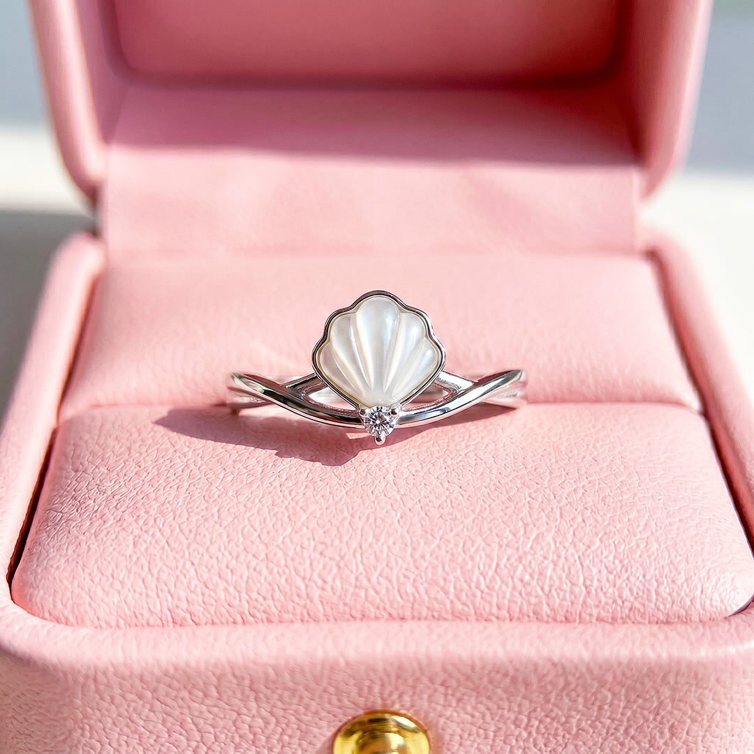 Mother of Pearl Shell &amp; Diamond Simulant Twist Band Ring | Luxe2083