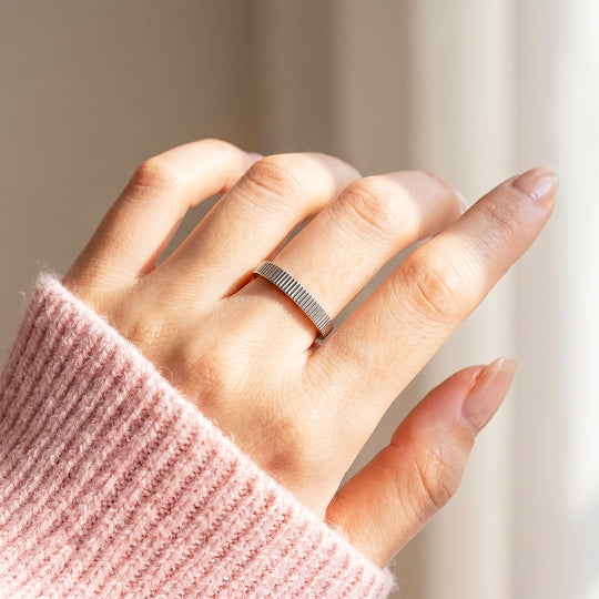 Vertical Groove Textured Band Ring | Luxe2095
