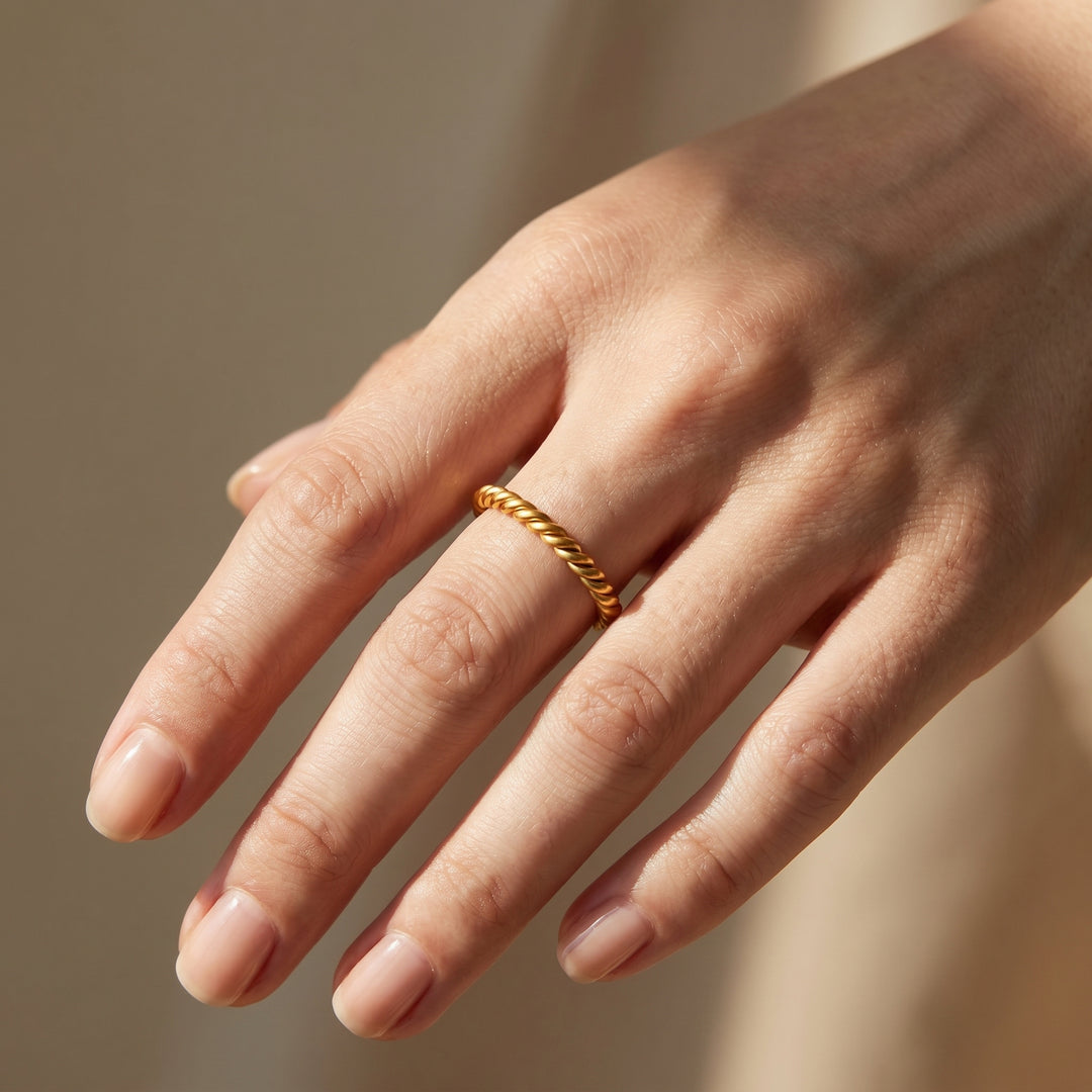Twisted Eternal Rope Ring | Luxe2100
