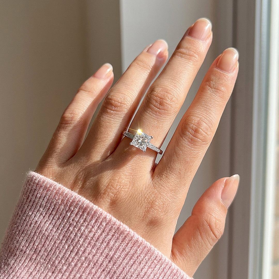 Princess-Cut Solitaire Pavé Shoulder | Women&
