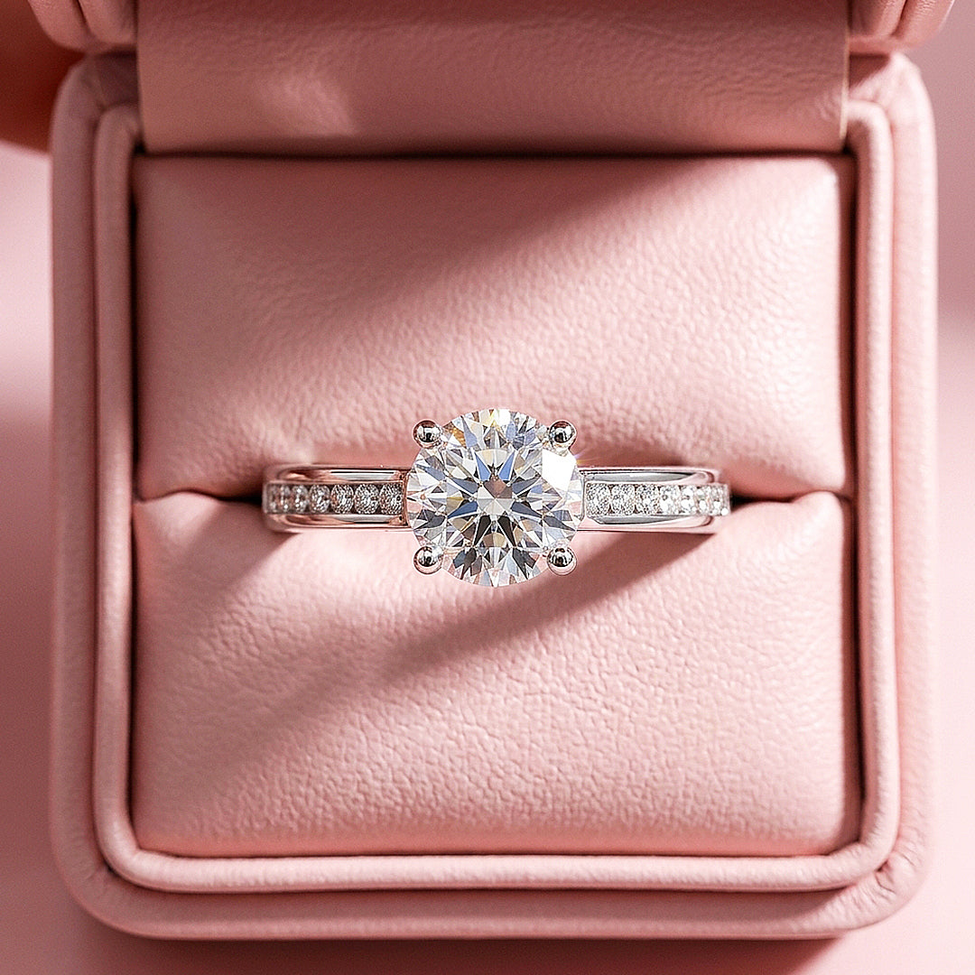 Round Solitaire Channel Pavé Wide Band | Women&
