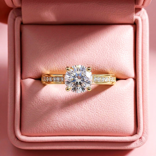 Round Solitaire Channel Pavé Wide Band | Women&