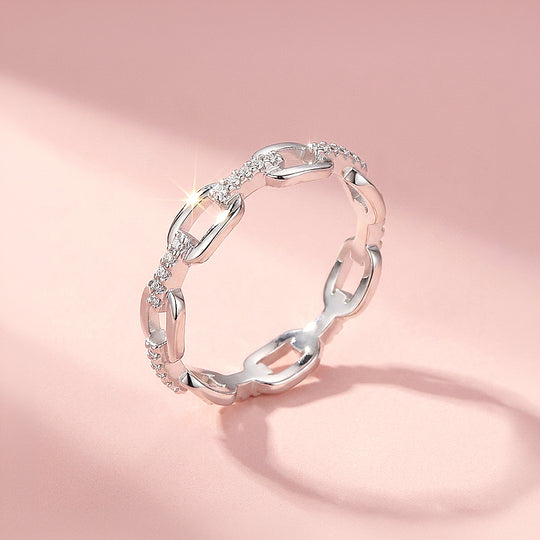 Interlocking Chain Link Pavé Band | Women&