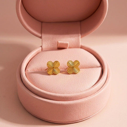 Sunburst Clover Stud Earrings | Luxe3726