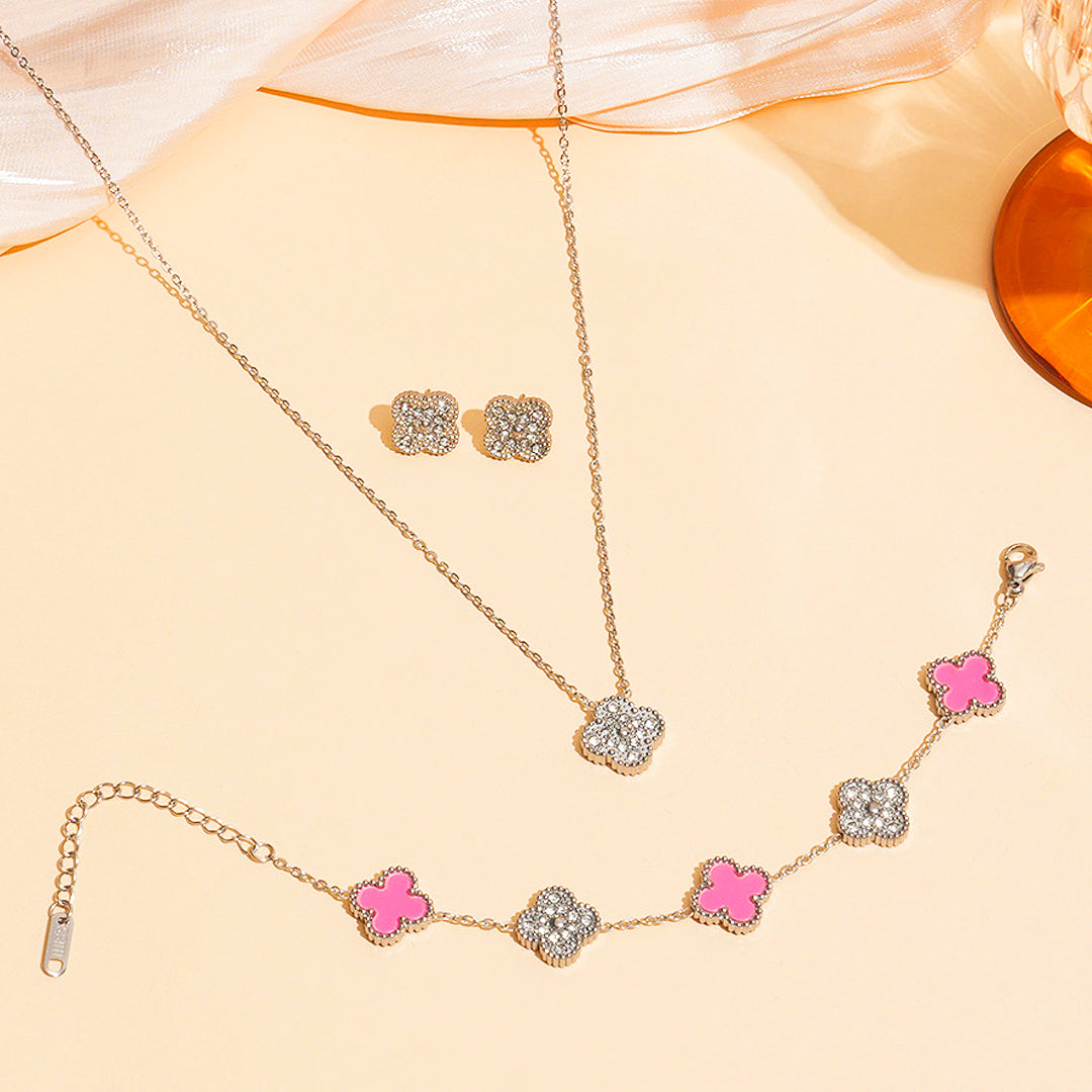 Clover Motif Pendant Necklace | Gold | Luxe4433 - Luxe Necklace | Singapore Jewellery, Wedding Rings & Gifts | Same Day Delivery | Tiara.com.sg