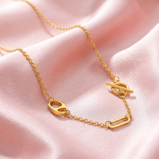 Geometric Link &amp; Toggle Pendant Necklace | Gold | Luxe4496 - Luxe Necklace | Singapore Jewellery, Wedding Rings &amp; Gifts | Same Day Delivery | Tiara.com.sg