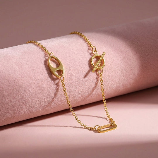 Geometric Link &amp; Toggle Pendant Necklace | Gold | Luxe4496 - Luxe Necklace | Singapore Jewellery, Wedding Rings &amp; Gifts | Same Day Delivery | Tiara.com.sg