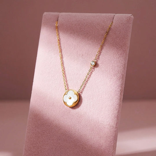 Clover Mother of Pearl Pendant Necklace | Gold | Luxe4498 - Luxe Necklace | Singapore Jewellery, Wedding Rings &amp; Gifts | Same Day Delivery | Tiara.com.sg