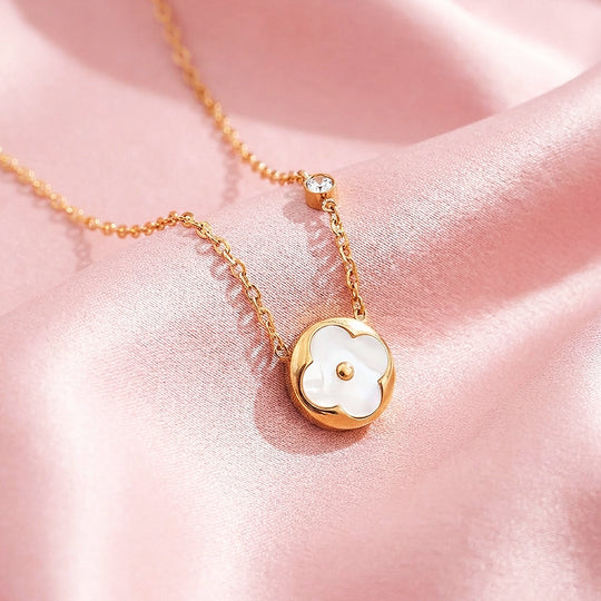 Clover Mother of Pearl Pendant Necklace | Gold | Luxe4498 - Luxe Necklace | Singapore Jewellery, Wedding Rings &amp; Gifts | Same Day Delivery | Tiara.com.sg