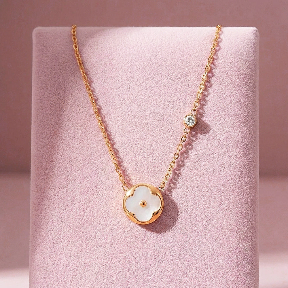 Clover Mother of Pearl Pendant Necklace | Gold | Luxe4498 - Luxe Necklace | Singapore Jewellery, Wedding Rings & Gifts | Same Day Delivery | Tiara.com.sg