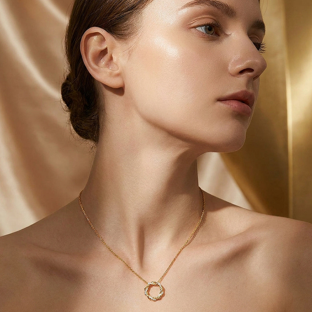 Twisted Pavé Circle Pendant Necklace | Luxe4513