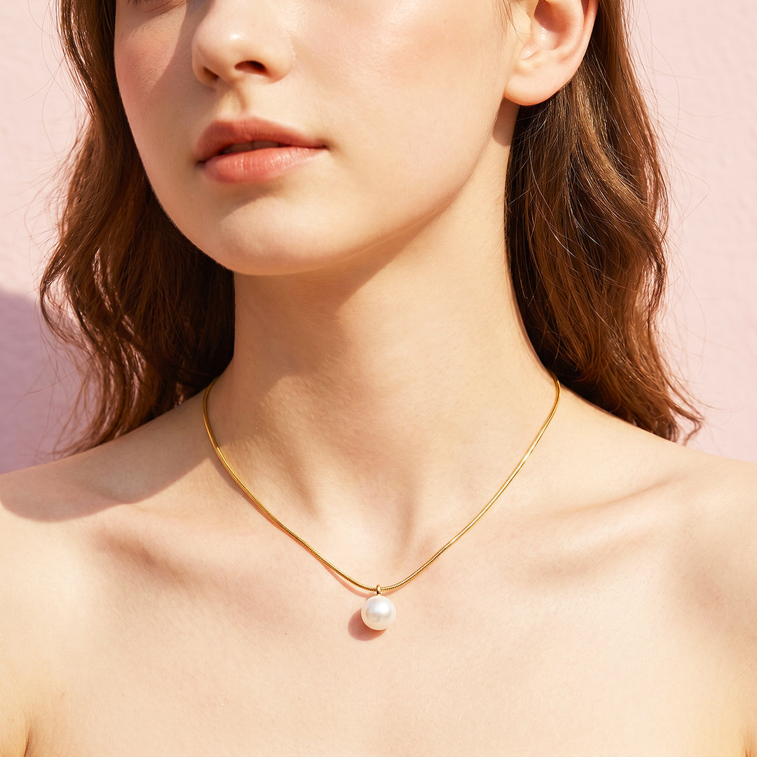 Solitaire Pearl Drop Necklace | Luxe4564