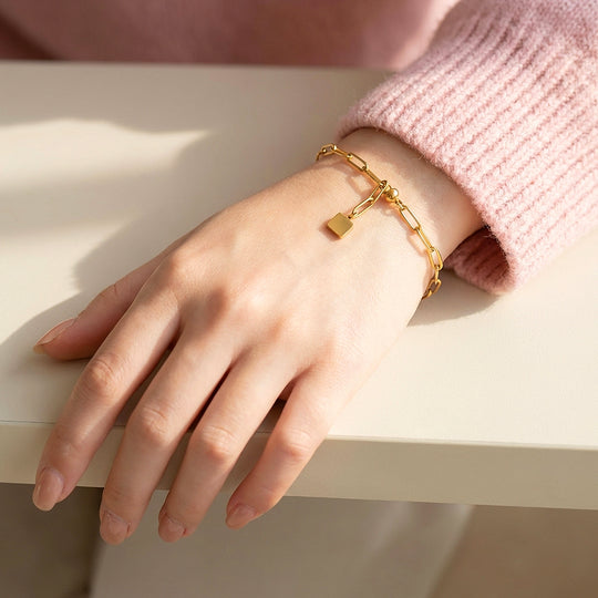 Paperclip Link Square Charm Bracelet | Luxe6127
