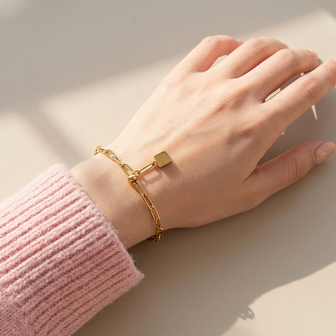 Paperclip Link Square Charm Bracelet | Luxe6127