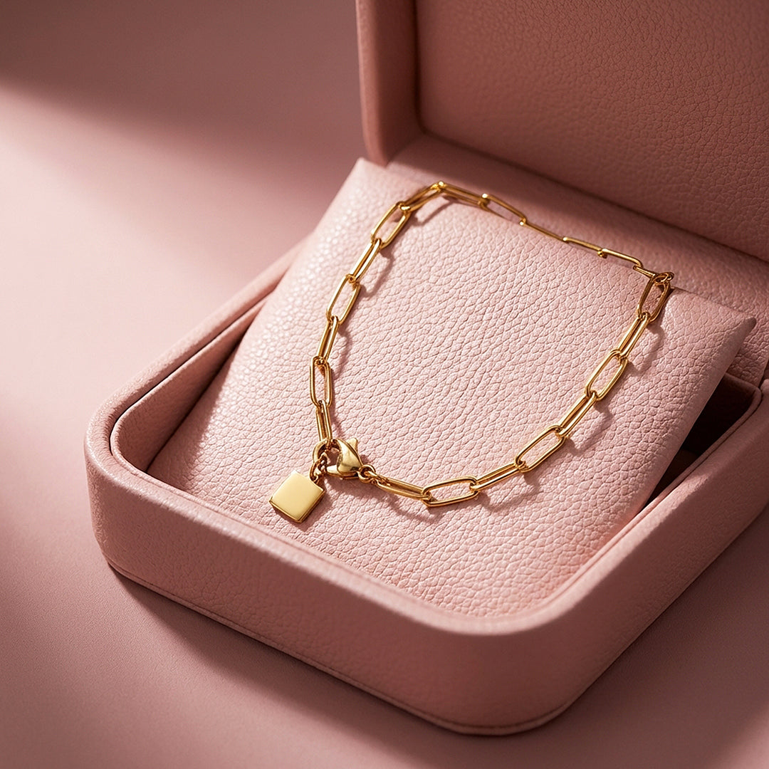 Paperclip Link Square Charm Bracelet | Luxe6127