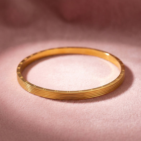 Ribbed Heart Gold Bangle | Luxe6281 - bangle | Singapore Jewellery, Wedding Rings &amp; Gifts | Same Day Delivery | Tiara.com.sg