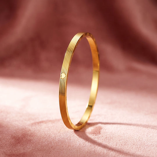 Ribbed Heart Gold Bangle | Luxe6281 - bangle | Singapore Jewellery, Wedding Rings &amp; Gifts | Same Day Delivery | Tiara.com.sg