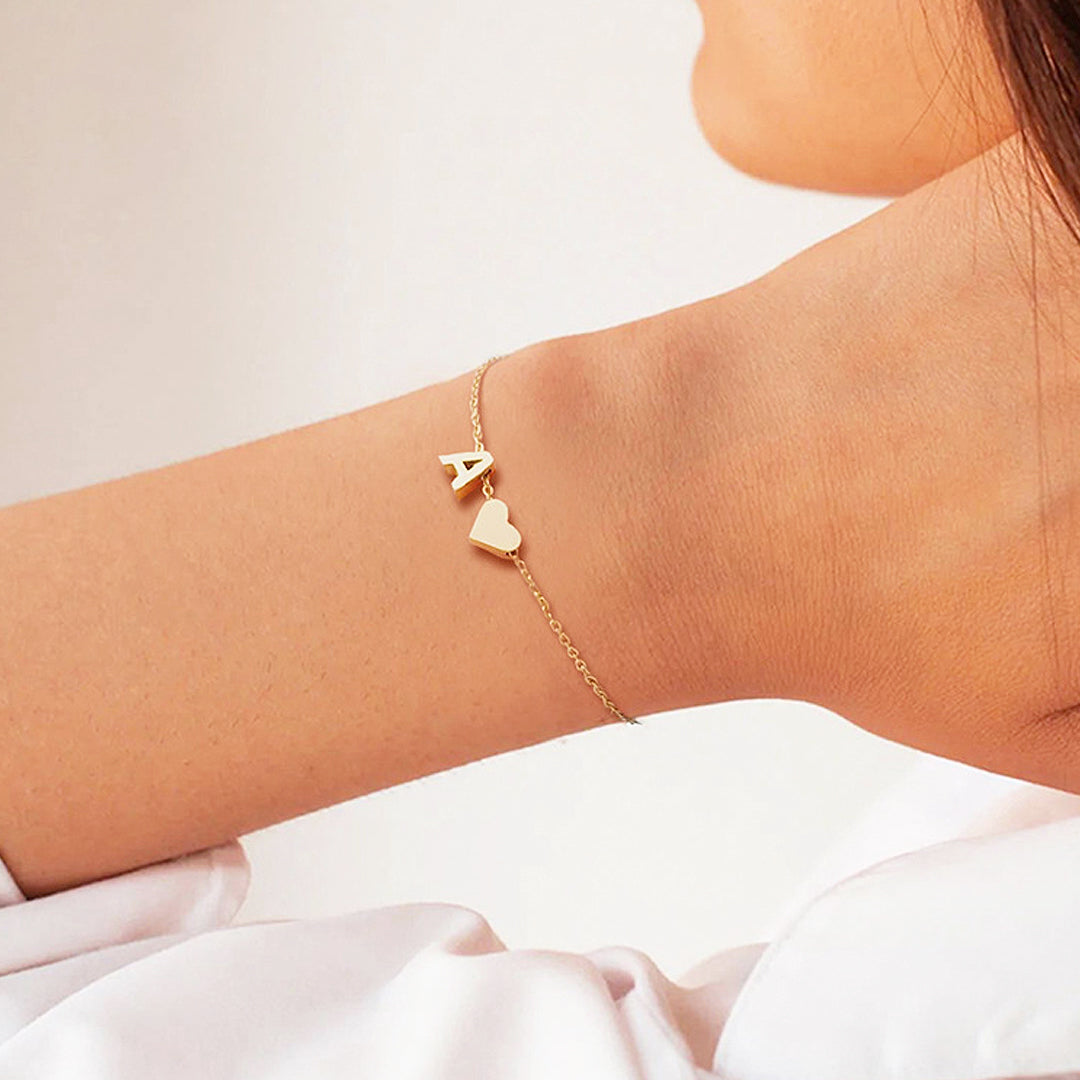 Initial Heart Charm Bracelet | 18K Gold | Luxe6387 - bangle | Singapore Jewellery, Wedding Rings & Gifts | Same Day Delivery | Tiara.com.sg