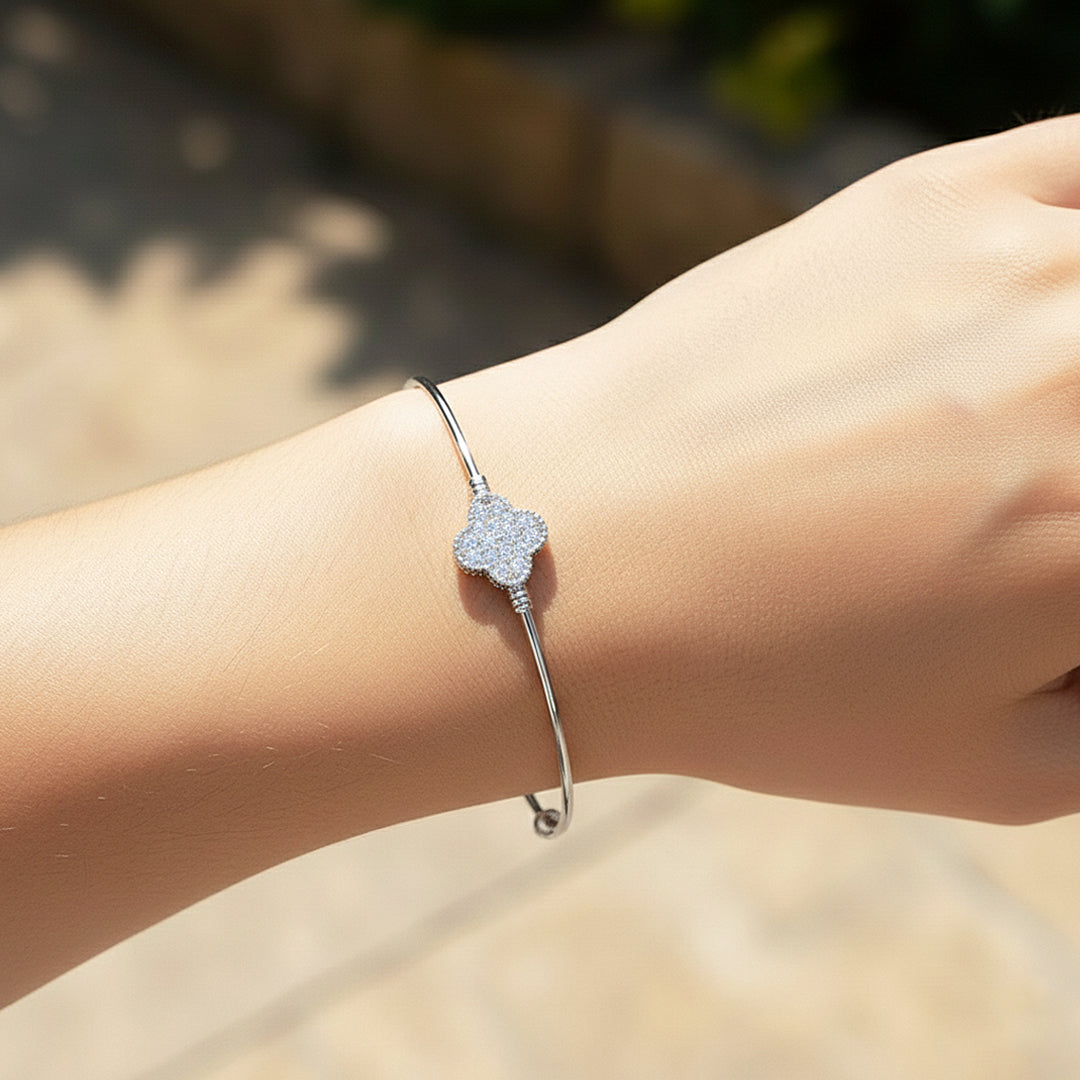 Clover Gold Bangle Bracelet | Luxe6503 - bangle | Singapore Jewellery, Wedding Rings &amp; Gifts | Same Day Delivery | Tiara.com.sg