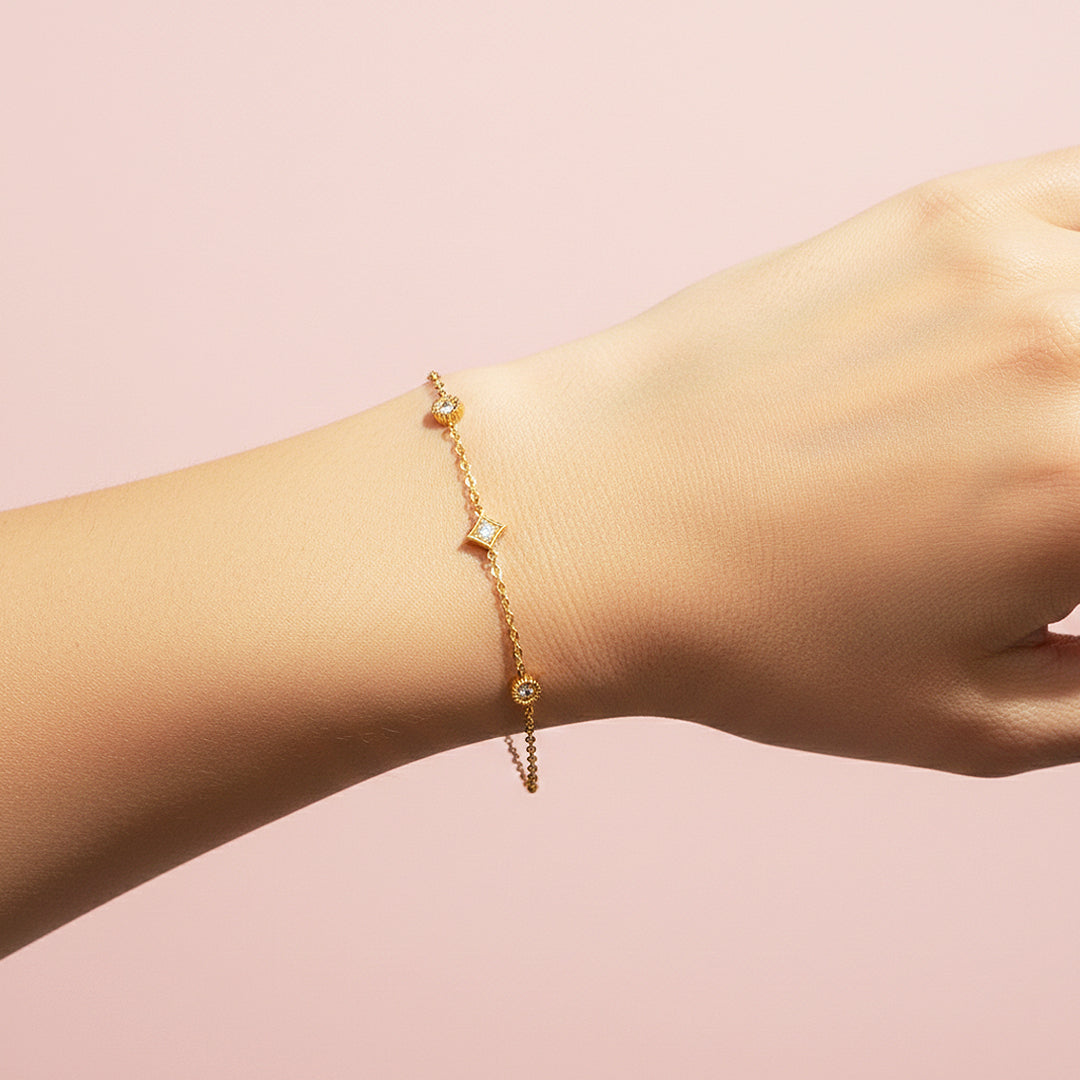Vintage Star &amp; Medallion Bracelet | 18K Gold | Diamond Simulant | Luxe6525 - Bracelet | Singapore Jewellery, Wedding Rings &amp; Gifts | Same Day Delivery | Tiara.com.sg