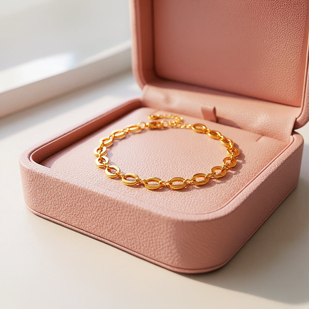 Modern Oval Link Chain Bracelet | 18K Gold | Luxe6535 - Bracelet | Singapore Jewellery, Wedding Rings &amp; Gifts | Same Day Delivery | Tiara.com.sg