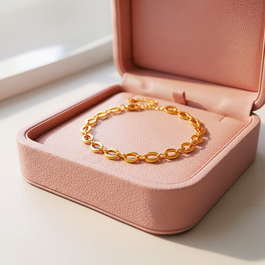 Modern Oval Link Chain Bracelet | 18K Gold | Luxe6535 - Bracelet | Singapore Jewellery, Wedding Rings &amp; Gifts | Same Day Delivery | Tiara.com.sg