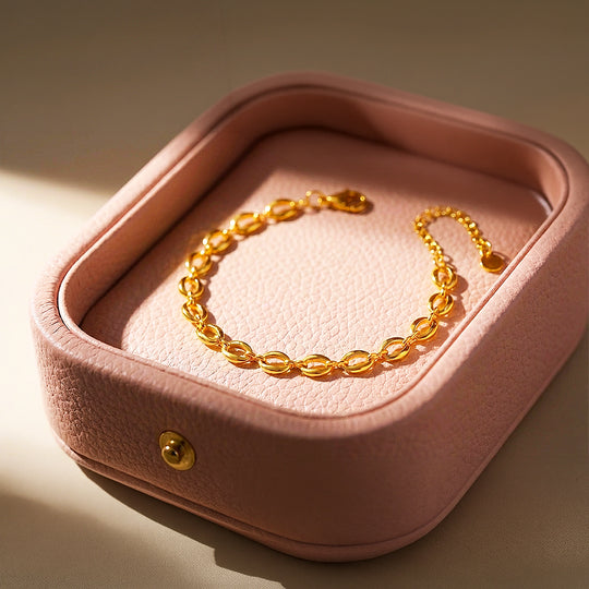 Modern Oval Link Chain Bracelet | 18K Gold | Luxe6535 - Bracelet | Singapore Jewellery, Wedding Rings &amp; Gifts | Same Day Delivery | Tiara.com.sg