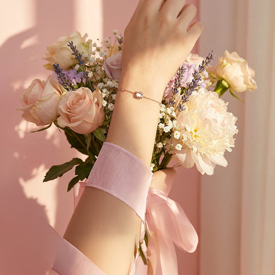 Kitty Icon Charm Bracelet | Luxe6536 - bangle | Singapore Jewellery, Wedding Rings &amp; Gifts | Same Day Delivery | Tiara.com.sg