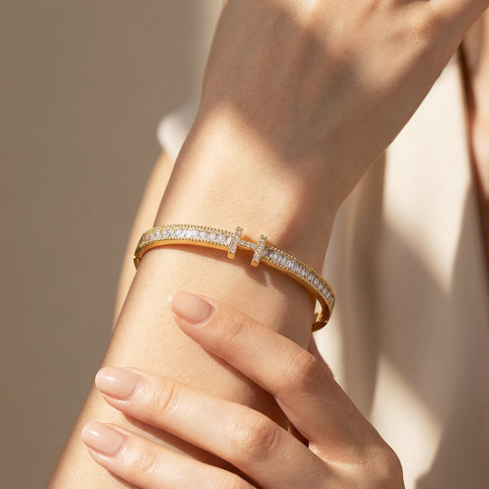 Baguette Channel H-Bar Gold Bangle Bracelet | Luxe6551 - bangle | Singapore Jewellery, Wedding Rings &amp; Gifts | Same Day Delivery | Tiara.com.sg