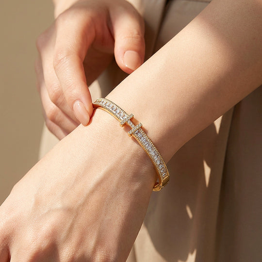 Baguette Channel H-Bar Gold Bangle Bracelet | Luxe6551 - bangle | Singapore Jewellery, Wedding Rings &amp; Gifts | Same Day Delivery | Tiara.com.sg