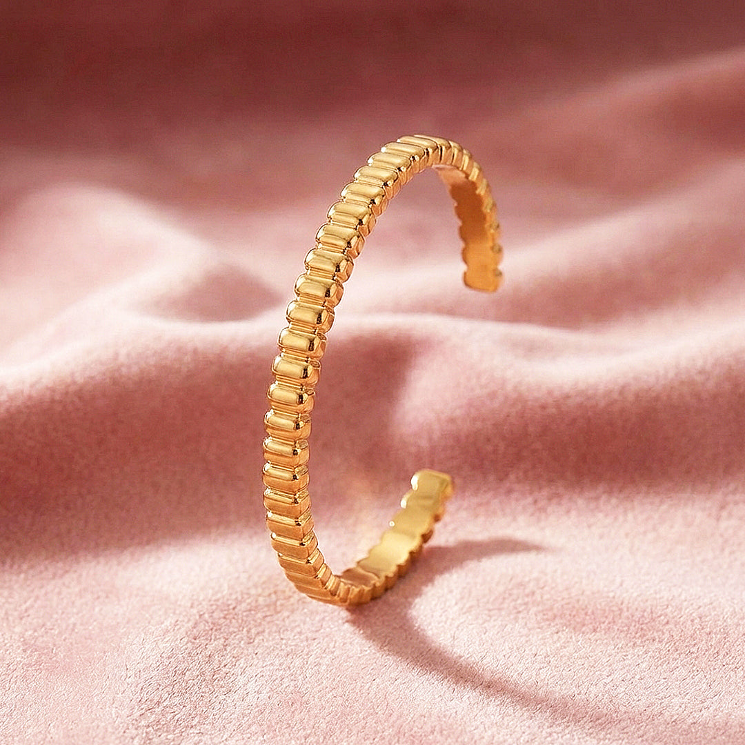 Sculptural Gold Ridged Cuff Bangle | Luxe6573