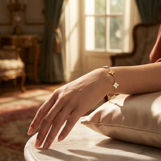 Clover &amp; Star Mother of Pearl Charm Bracelet | Luxe6584