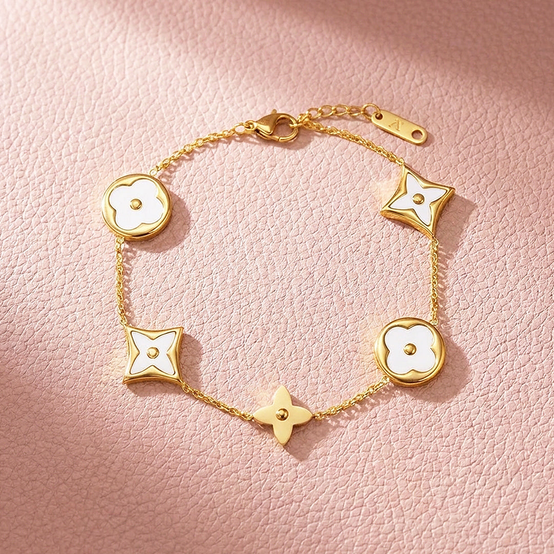 Clover &amp; Star Mother of Pearl Charm Bracelet | Luxe6584