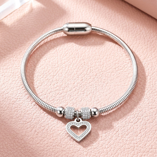 Diamond Simulant Heart Charm Bangle | Luxe6695