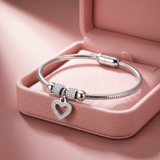 Diamond Simulant Heart Charm Bangle | Luxe6695