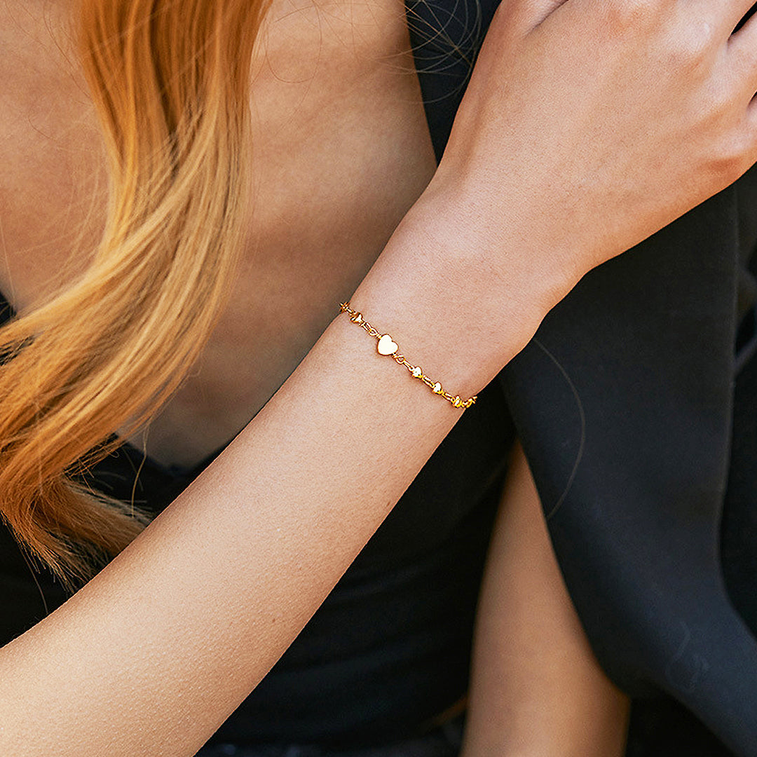Graduated Heart Charm Chain Bracelet | Women&
