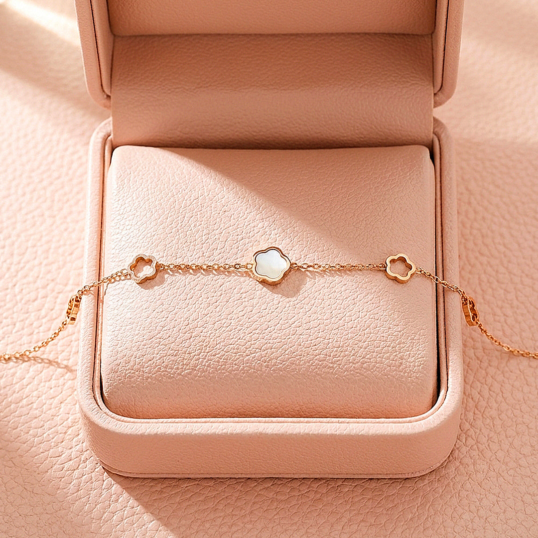 Mother of Pearl Clover Chain Bracelet | Women&