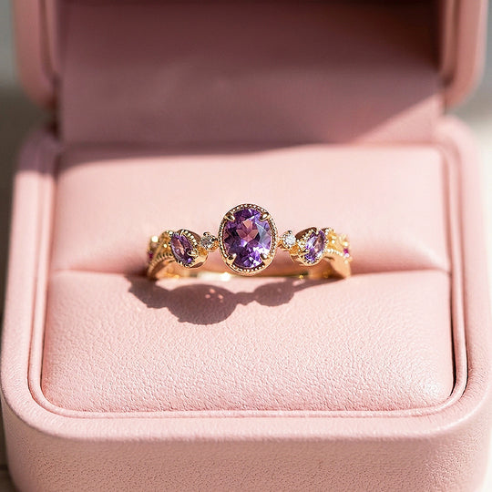 Amara Vintage Three-Stone | Women&