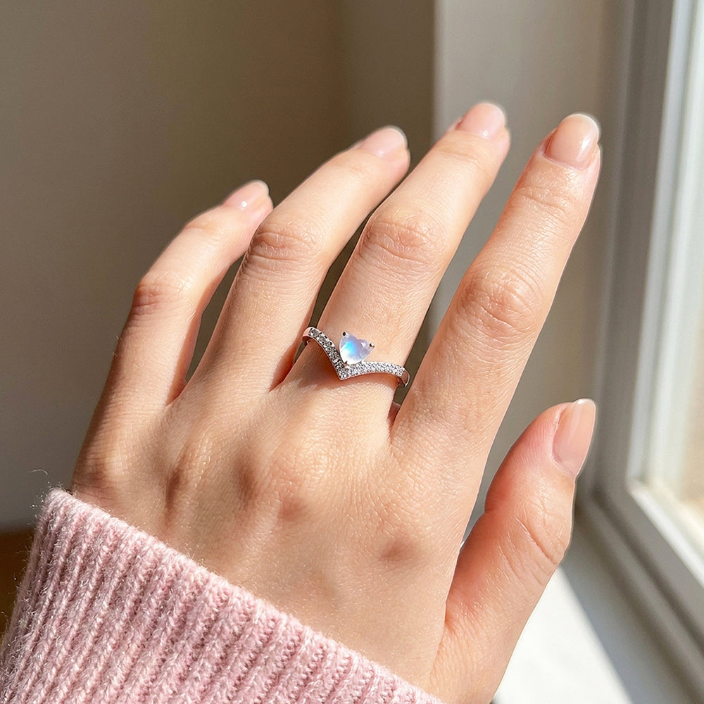 Heart Moonstone V-Band Ring | Diamond Simulant | 925 Sterling Silver | Prm5020