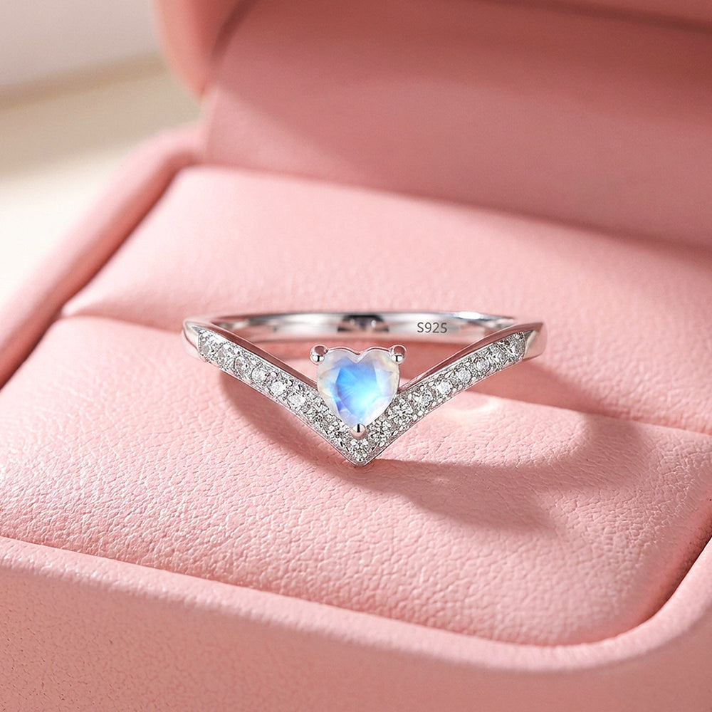 Heart Moonstone V-Band Ring | Diamond Simulant | 925 Sterling Silver | Prm5020