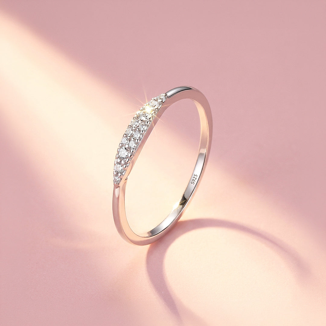 Pavé Curved Bar Moissanite Silver Women Ring | Prm5037
