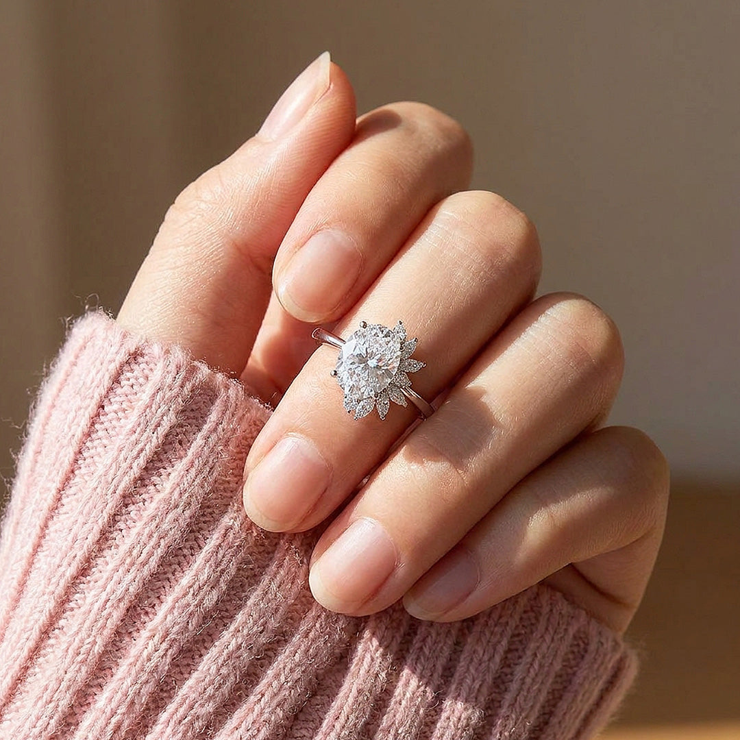 Oval-Cut Sunburst Engagement Ring | 925 Silver | PRM7204