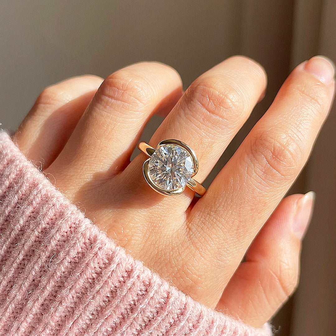 Moissanite Scalloped Bezel Solitaire Ring | 925 Sterling Silver | Prm7206