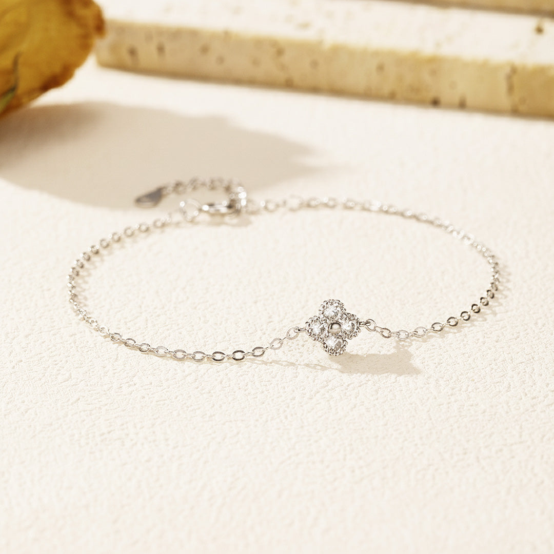 Clover Halo Solitaire Bracelet | Diamond Simulant | Prm9103 - Bracelets | Singapore Jewellery, Wedding Rings &amp; Gifts | Same Day Delivery | Tiara.com.sg