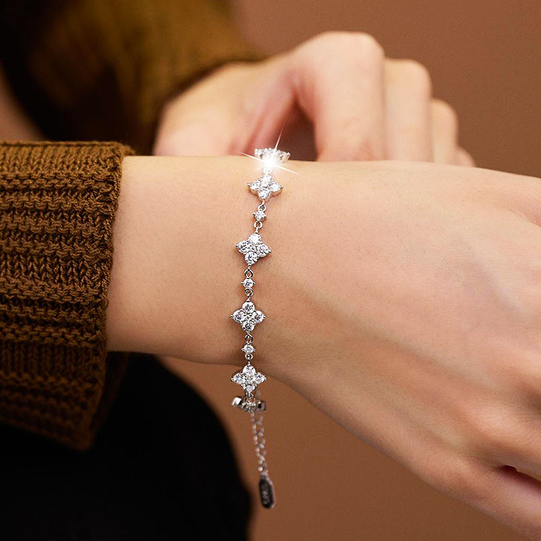 Clover Pavé Link Bracelet | Moissanite | Prm9129 - Bracelets | Singapore Jewellery, Wedding Rings &amp; Gifts | Same Day Delivery | Tiara.com.sg