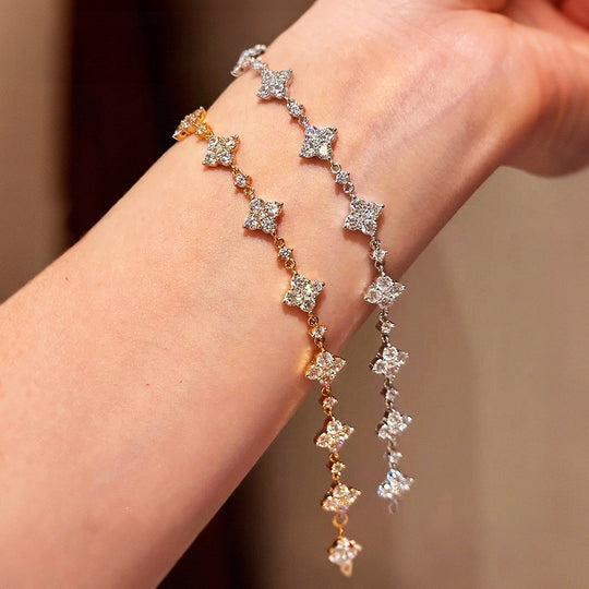 Clover Pavé Link Bracelet | Moissanite | Prm9129 - Bracelets | Singapore Jewellery, Wedding Rings &amp; Gifts | Same Day Delivery | Tiara.com.sg