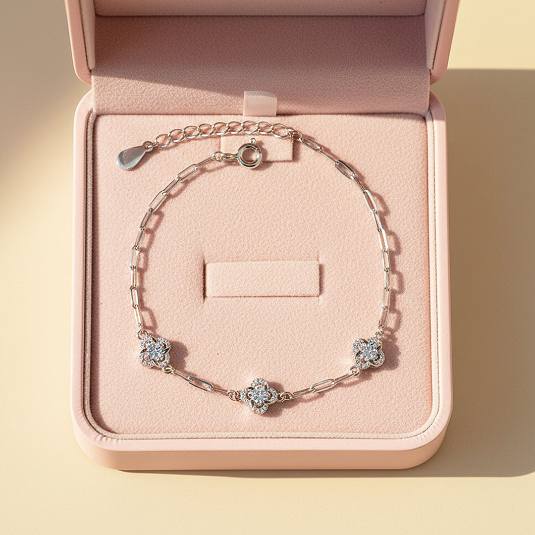 Clover Paperclip Link Bracelet | Moissanite | Prm9159 - Bracelets | Singapore Jewellery, Wedding Rings &amp; Gifts | Same Day Delivery | Tiara.com.sg